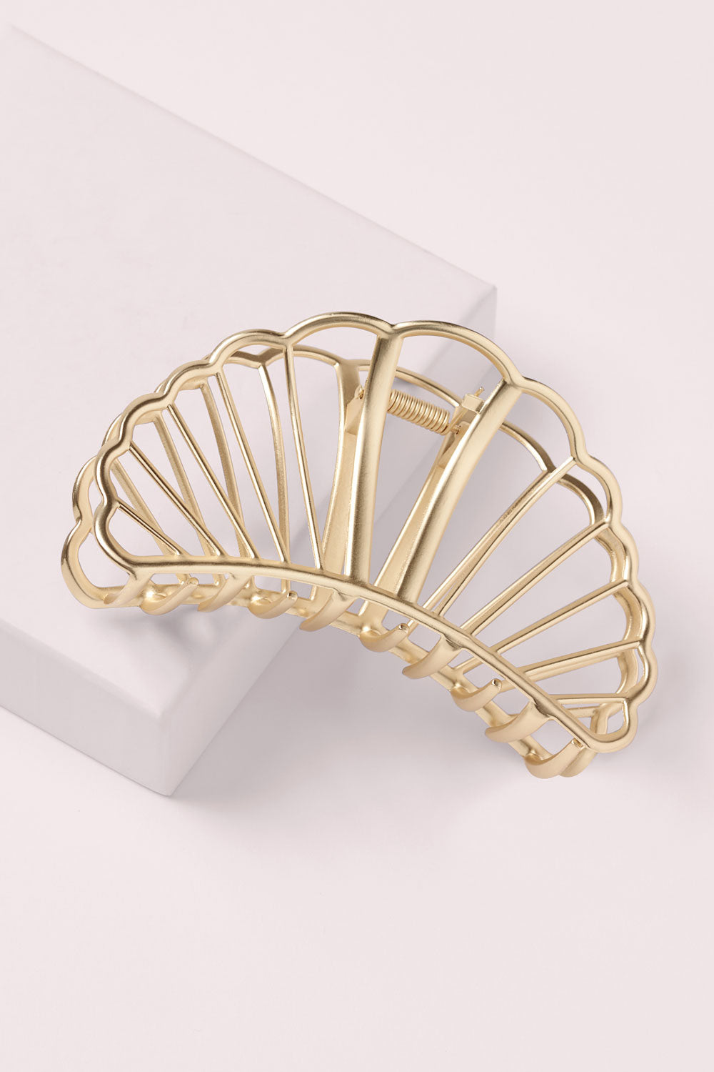 Gilded Mermaid Shell Claw Clip – The Hair Edit