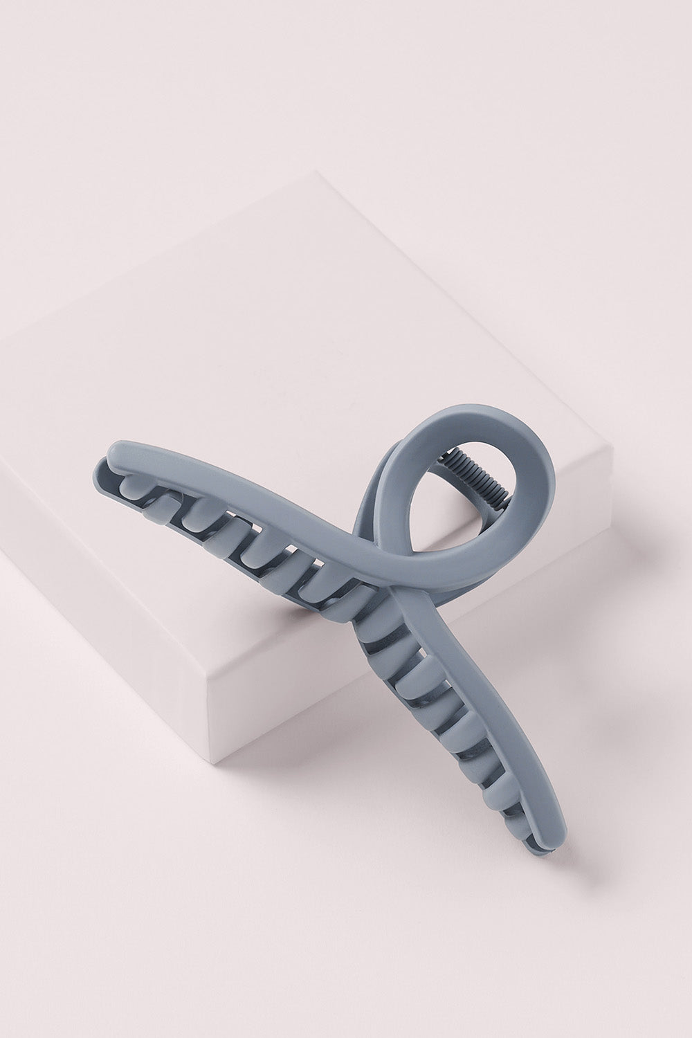 The Hair Edit Slate Loop Claw Clip - Slate