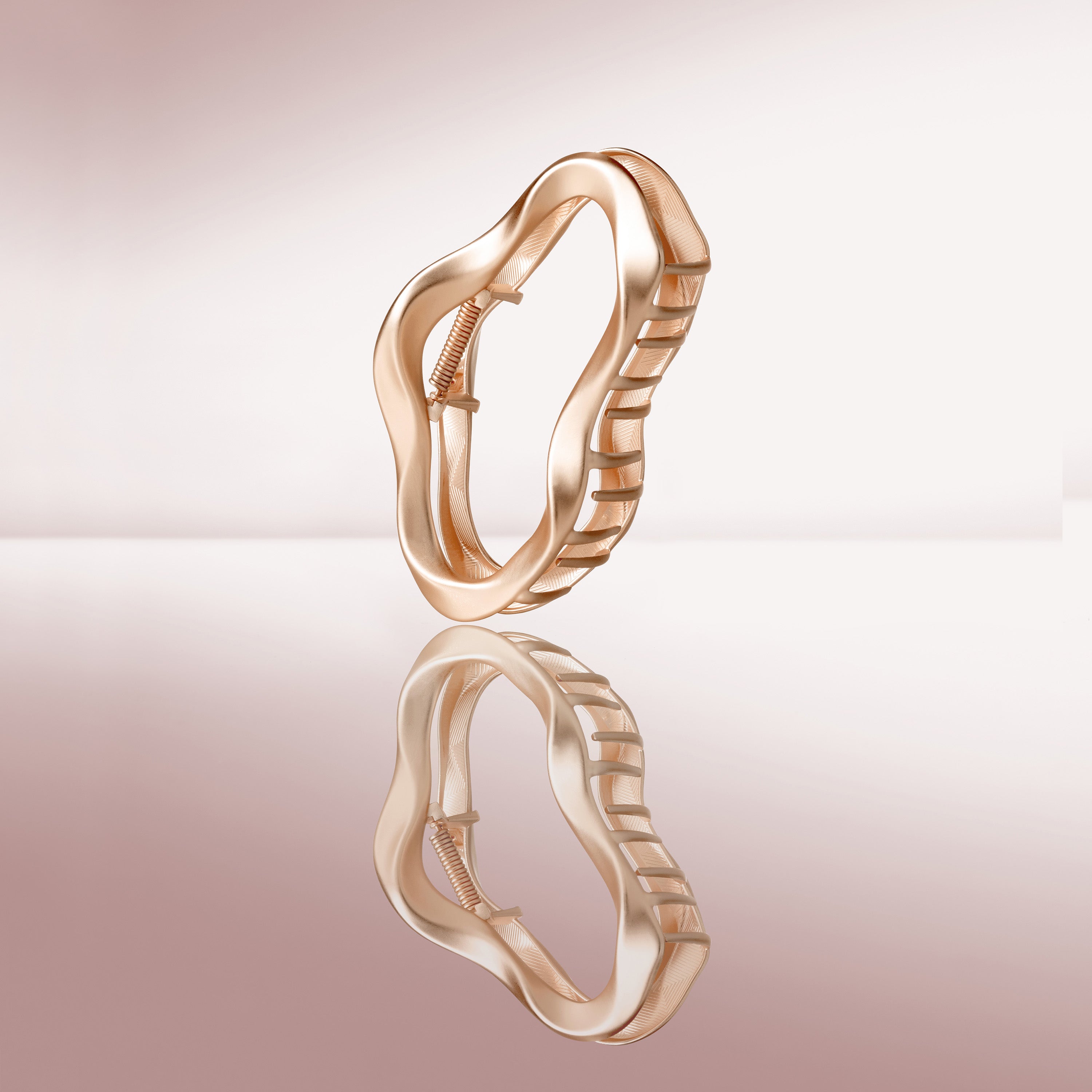 Goddess Curvaceous Claw Clip5