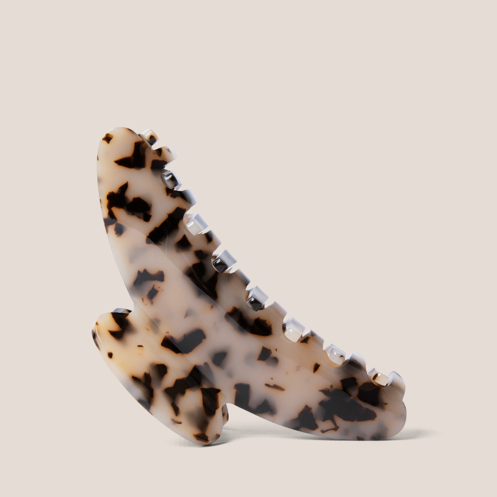 Vogue Tortoise Claw Clip1