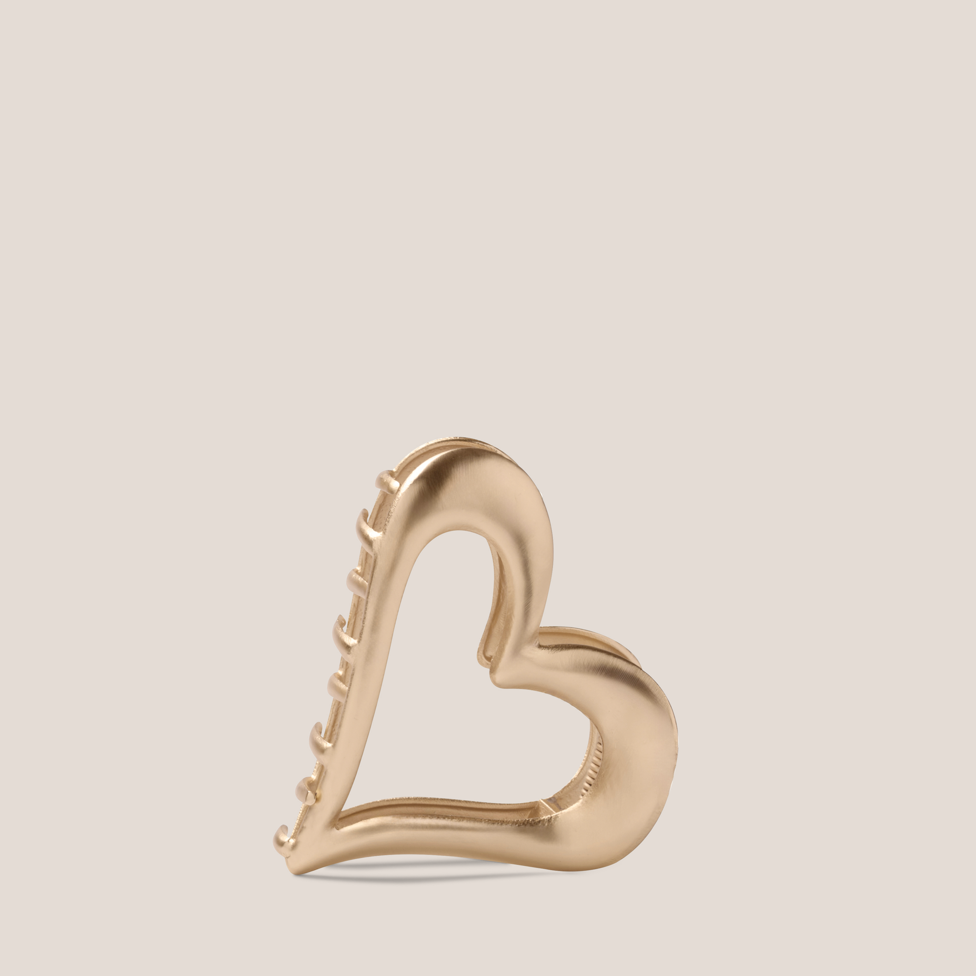 Gilded Romance Heart Claw Clip1