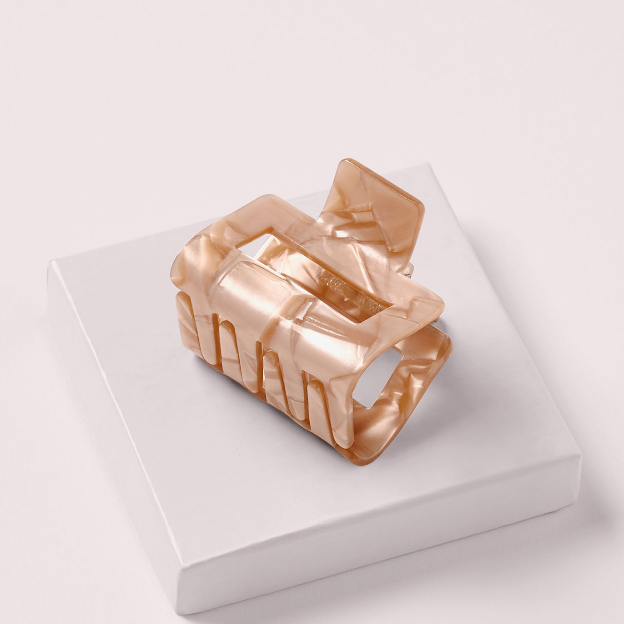 Midcentury Marble Claw Clip4