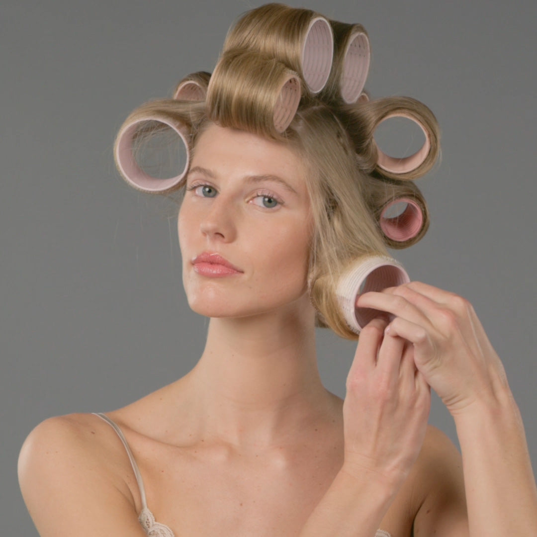 Video of model demonstrating how to use The Hair Edit's Ceramic Volumizing Rollers2