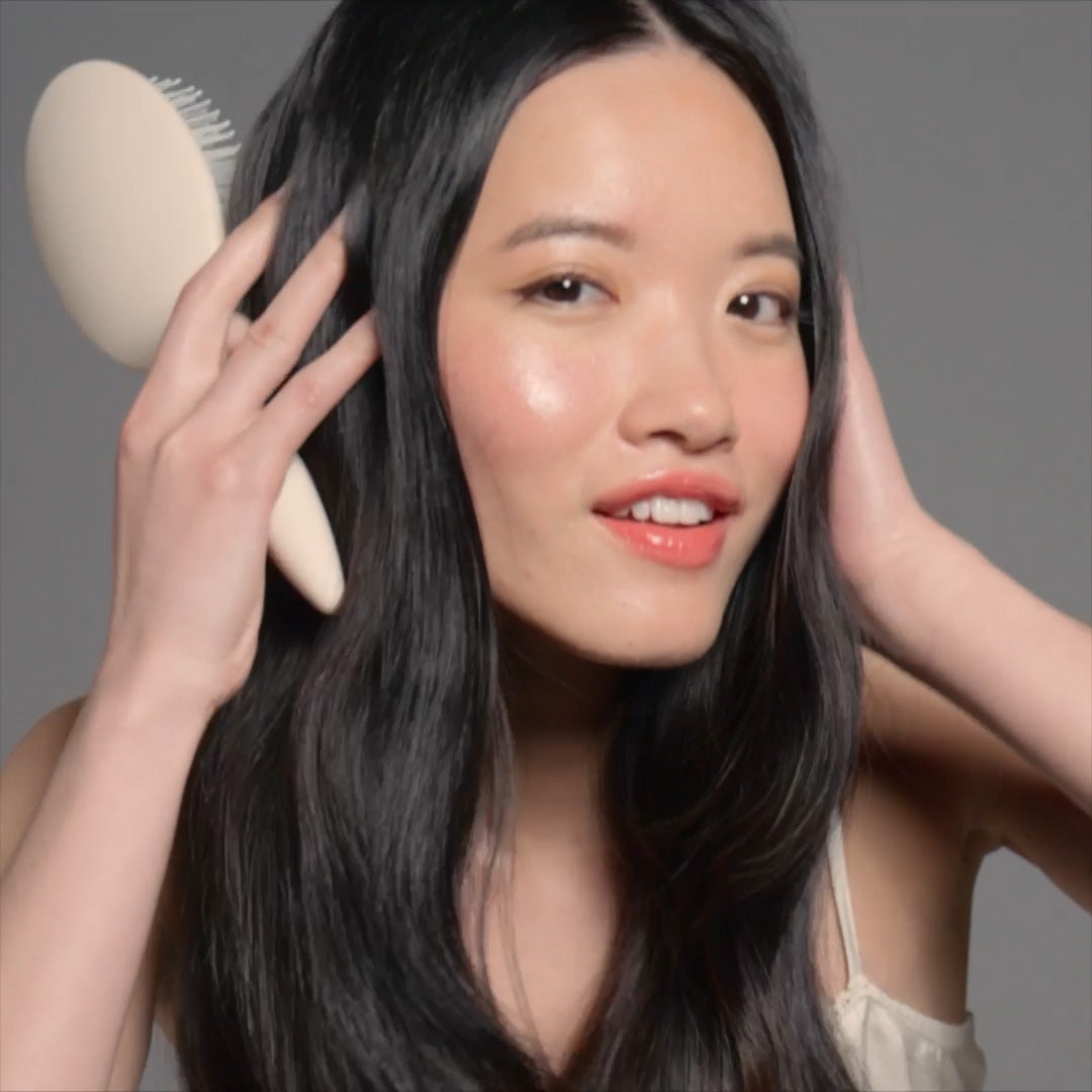 Smooth & Polish Detangling Brush - Cream2