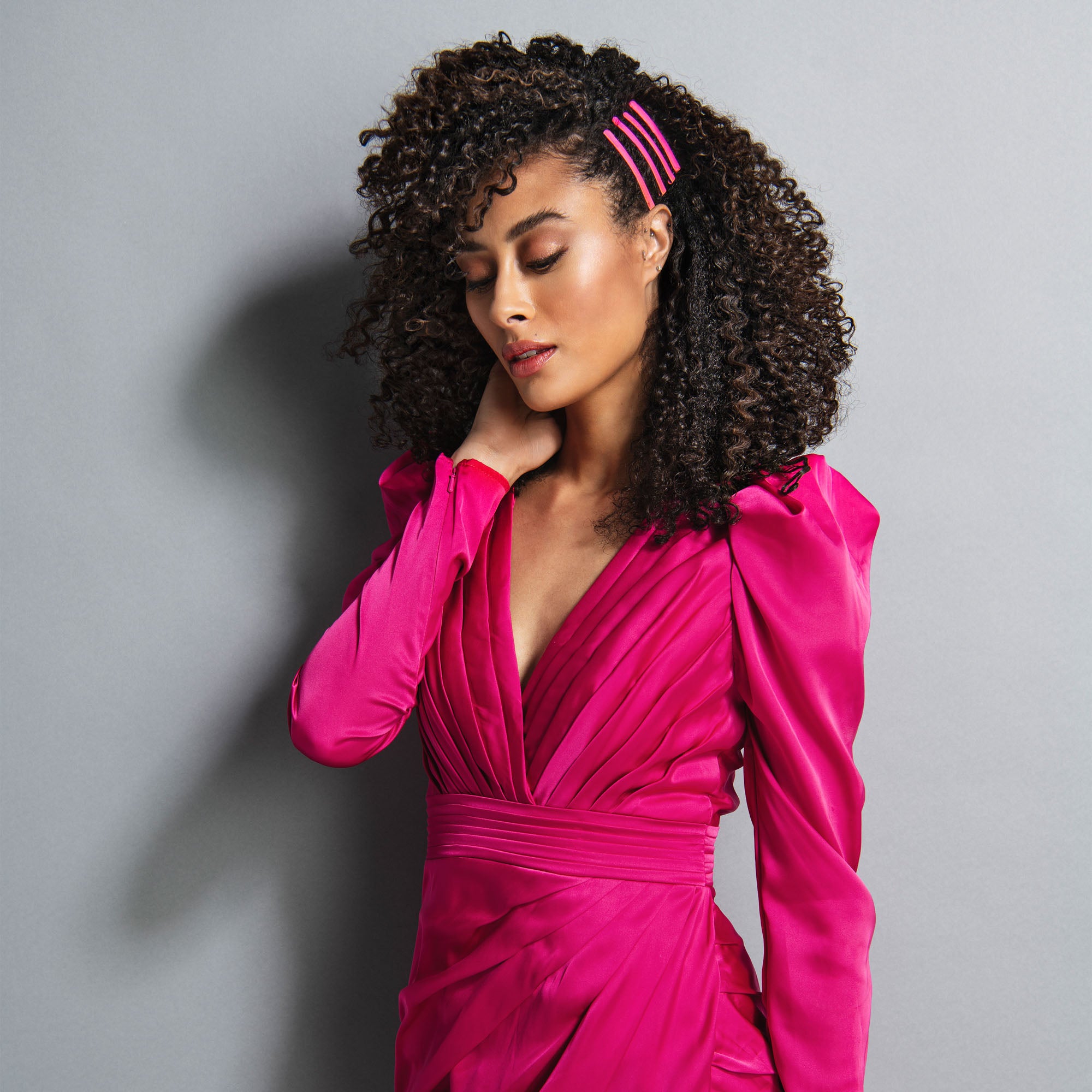 Modern Curved Bobby Pins Set - Fuchsia2