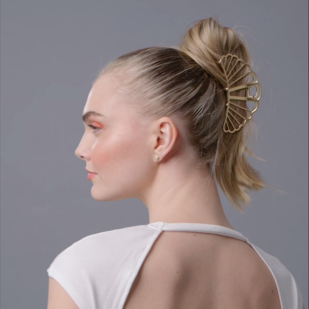 Gilded Mermaid Shell Claw Clip2