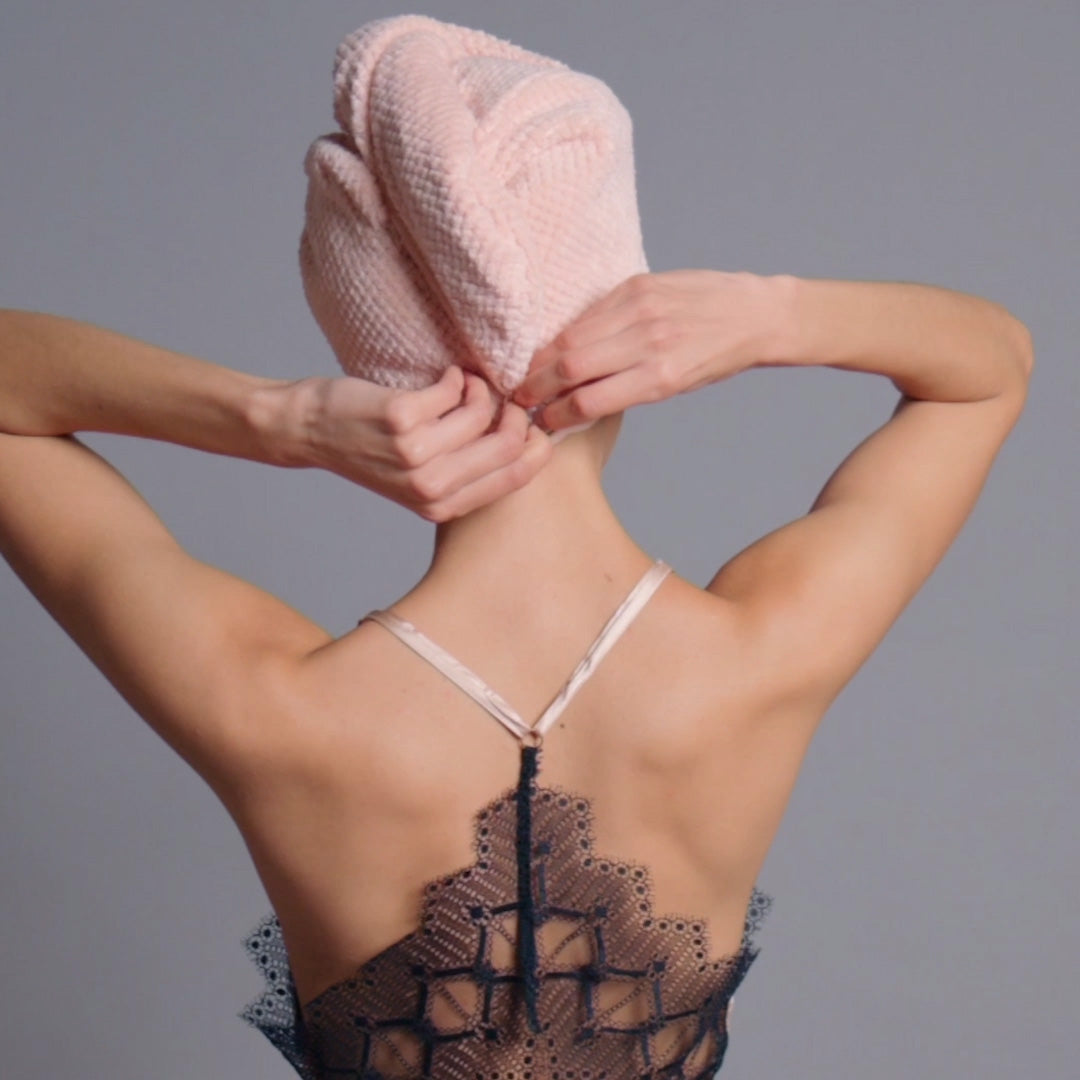 Video of model demonstrating how to wear The Hair Edit's Quick Dry Microfiber Hair Wrap2