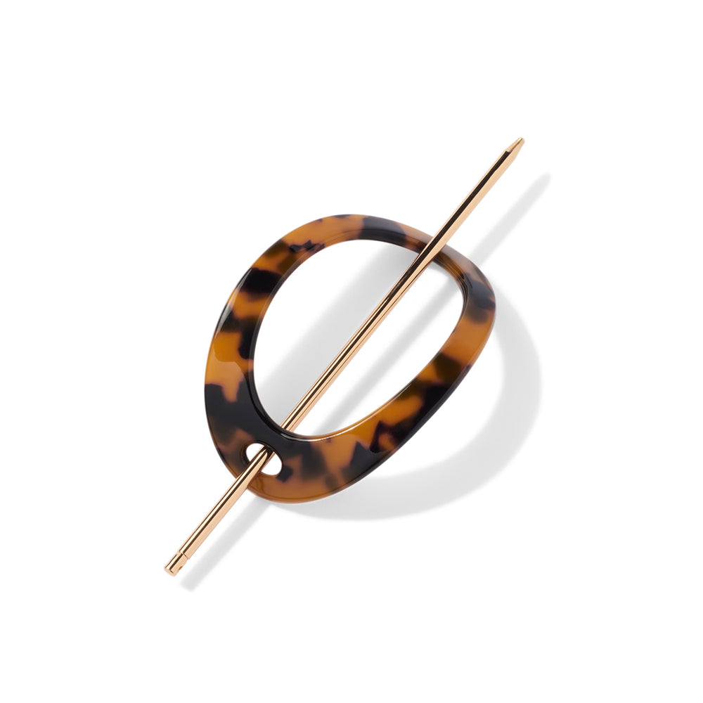 The Hair Edit Editorial Tortoiseshell Hoop & Pin on a white background7