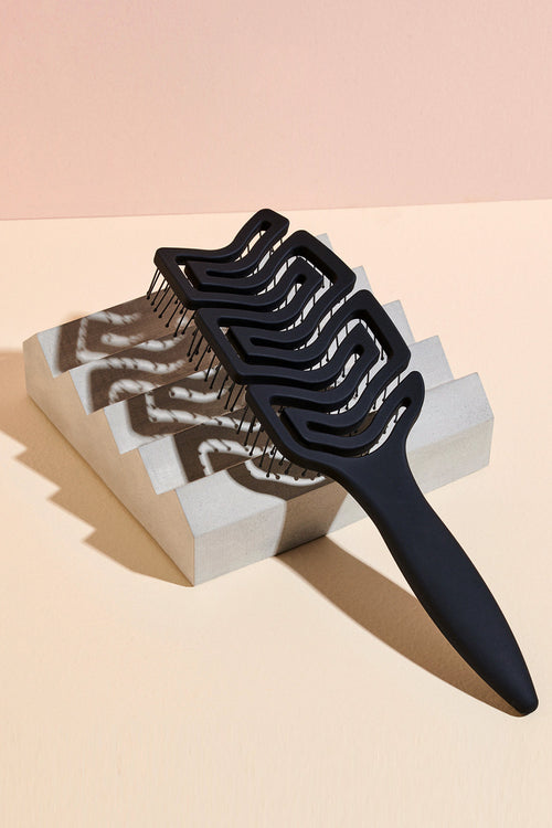 The Hair Edit Black Detangle & Massage Wet Brush with Ultra Flexible Fine Bristles